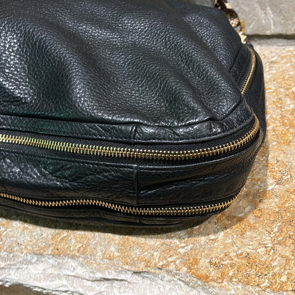 Like new Tory Burch, black pebbles leather shoulder bag- with snake skin handle - Picture 3 of 13